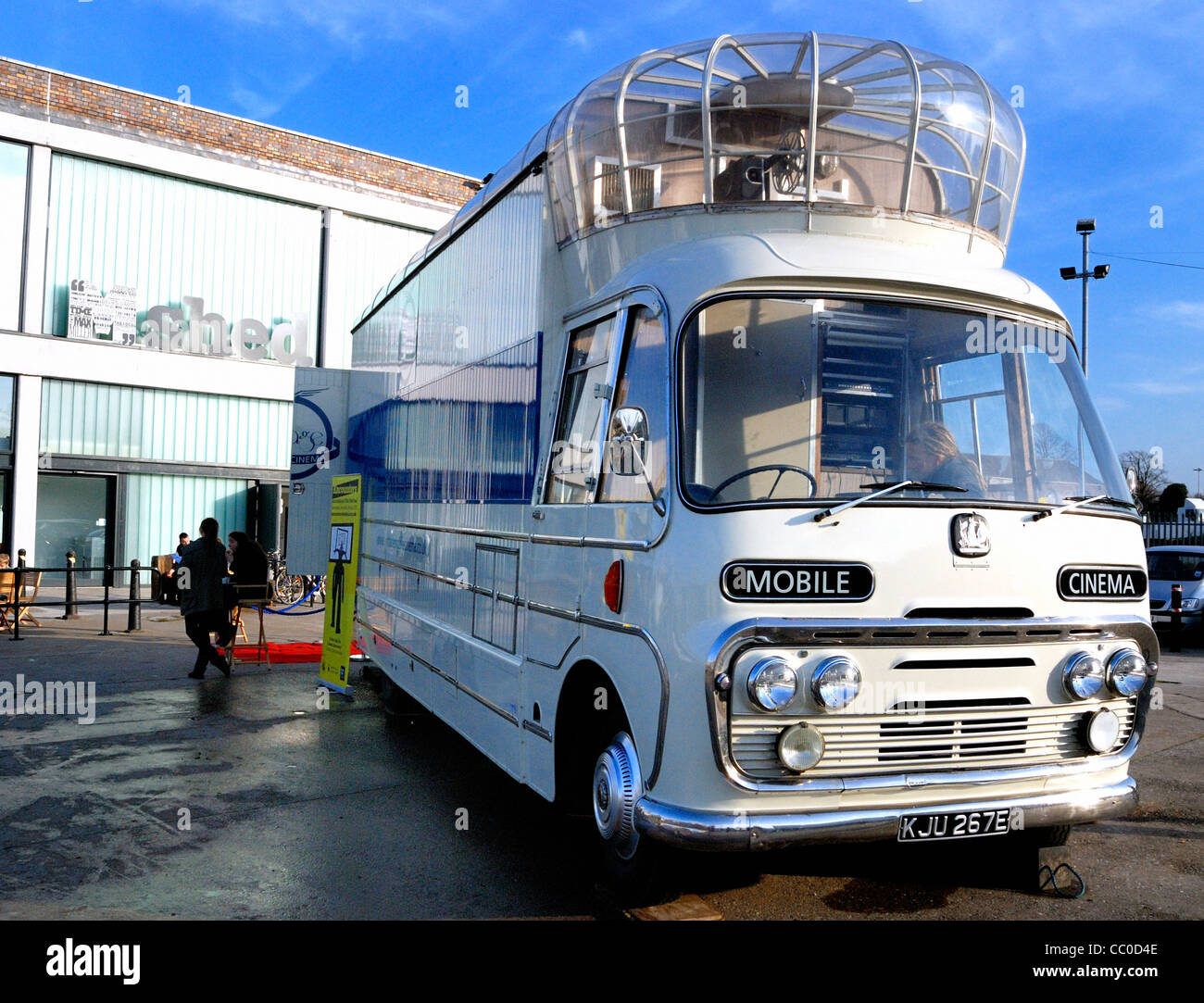 Vieux classique cinéma mobile coach Banque D'Images