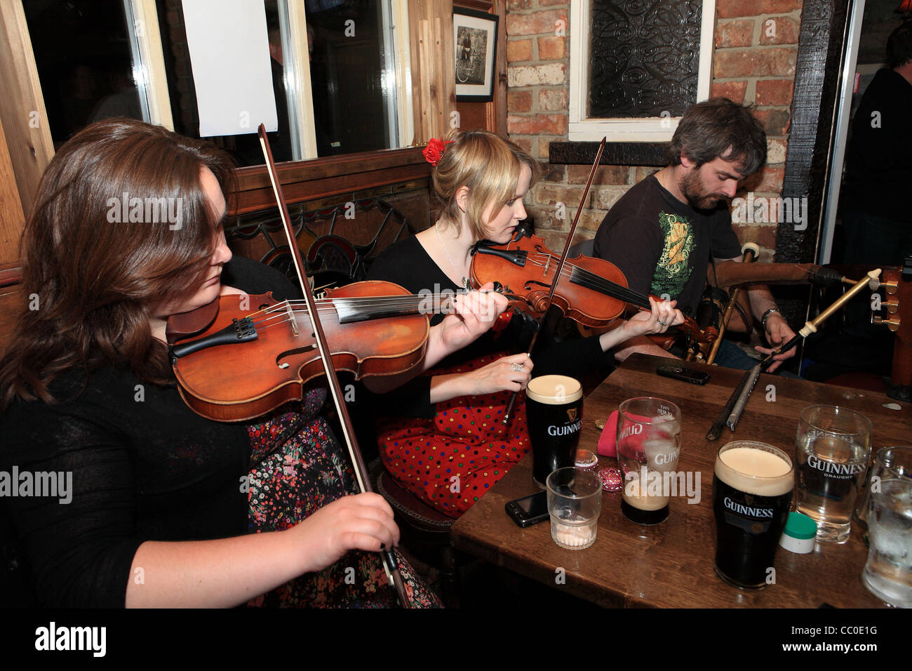 Des musiciens traditionnels de Leitrim. L'Irlande Banque D'Images