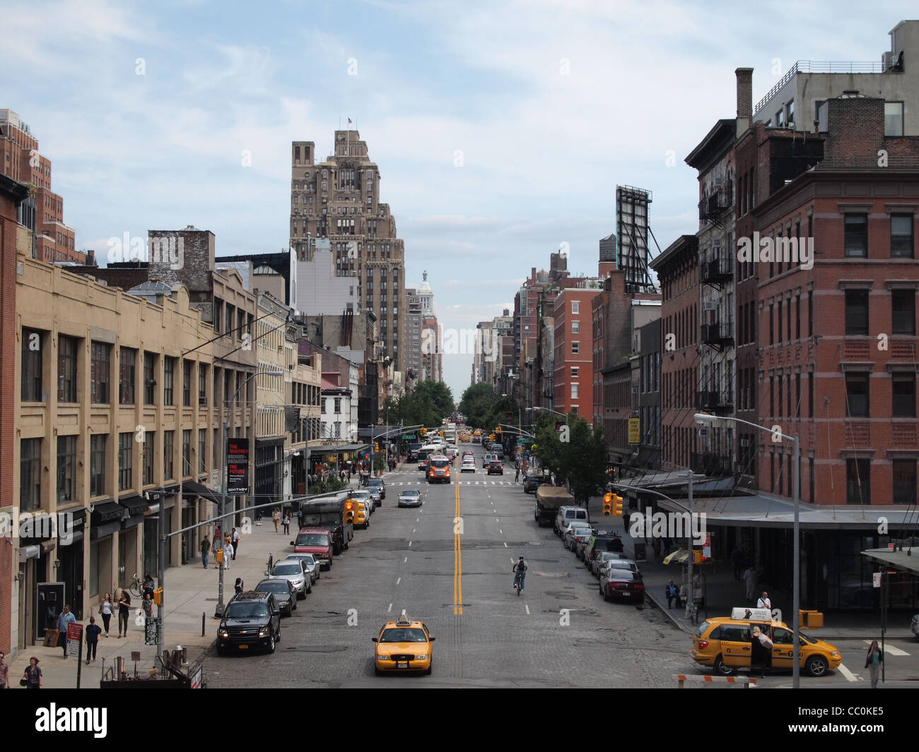 West 14th Street, Washington Street, New York, Manhattan. Meat Packing District Yellow Taxi Cab, vue depuis le parc High Line, Banque D'Images