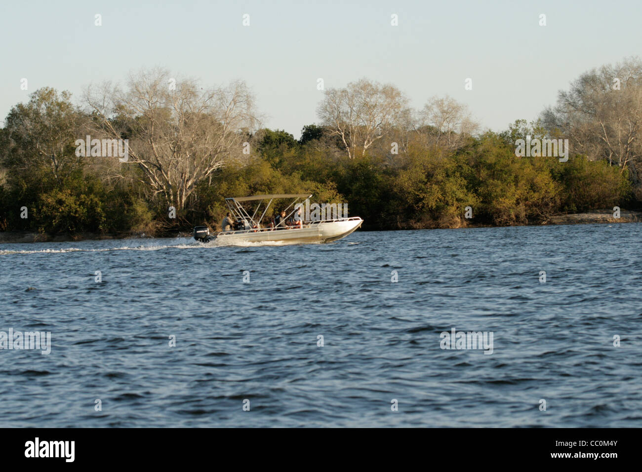 Croisière en bateau de la rivière Zambezi, Zimbabwe/Zambie Banque D'Images