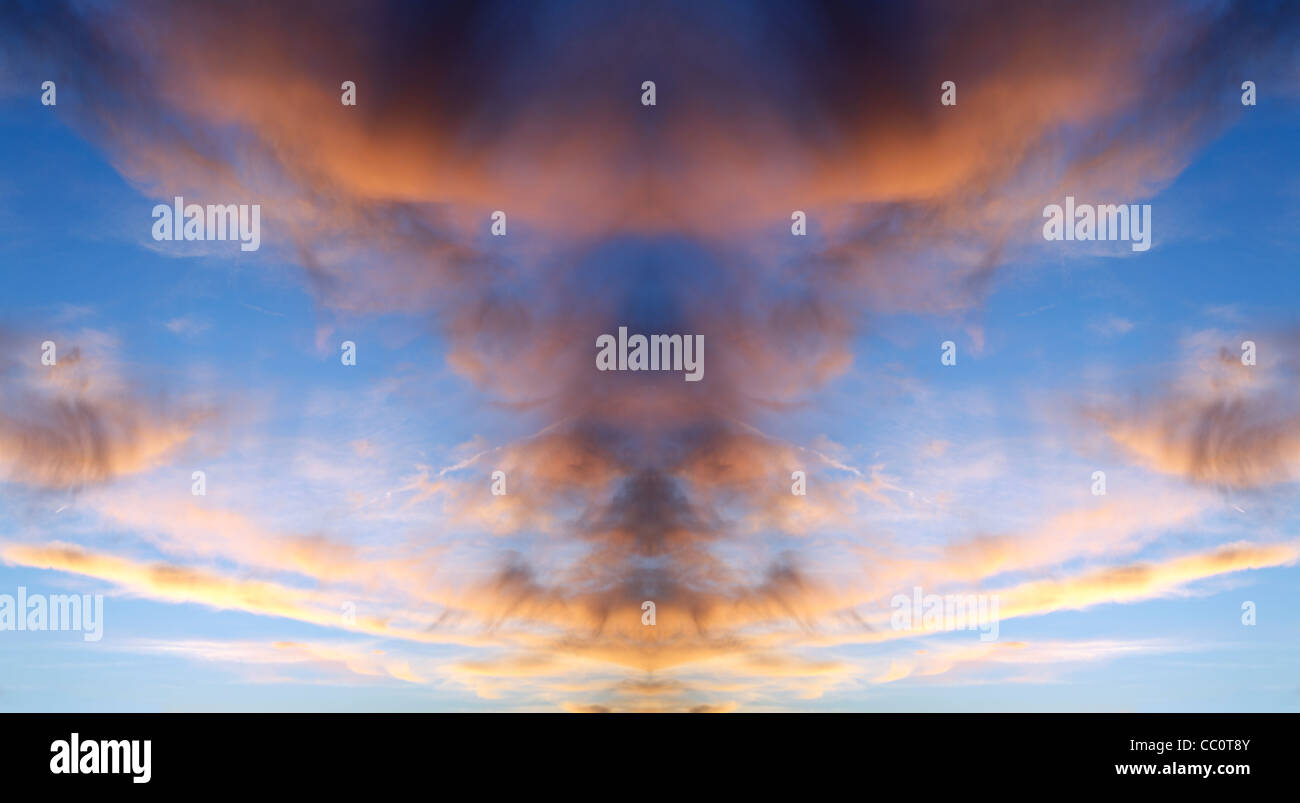 Les nuages, Coucher du soleil ou le matin Banque D'Images