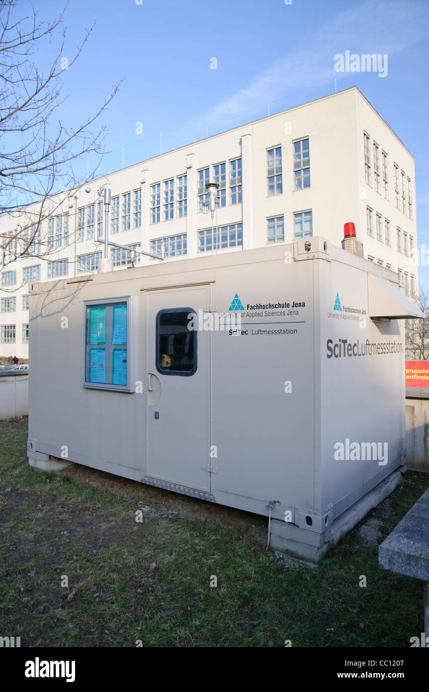 La station de contrôle de la qualité de l'air, Fachhochschule Jena, Université de Sciences Appliquées de l'ex-usine, Zeiss Iéna, Thuringe, Allemagne Banque D'Images