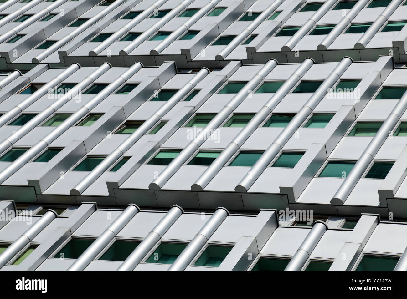Revêtement métallique sur la façade d'un immeuble résidentiel, Royaume-Uni Banque D'Images