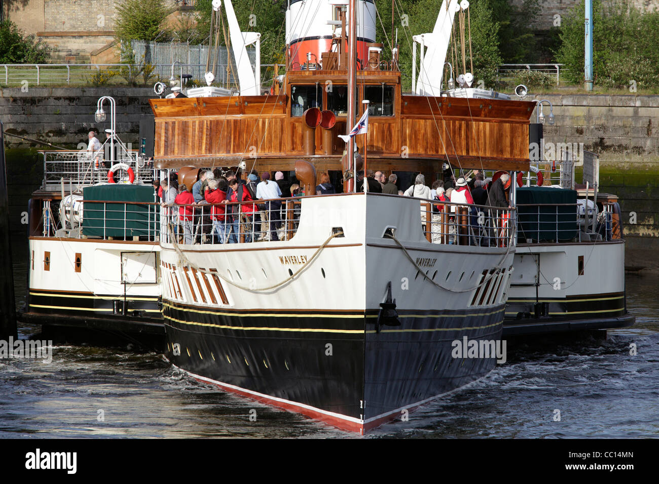 Waverley Paddle Steamer au départ de Glasgow sur la rivière Clyde, Écosse, Royaume-Uni Banque D'Images