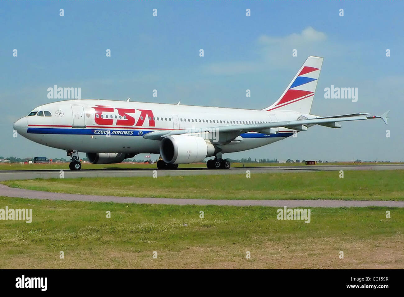 CSA Czech Airlines Airbus A310 taxis sur TWA F de l'aéroport de Prague Ruzyně Banque D'Images