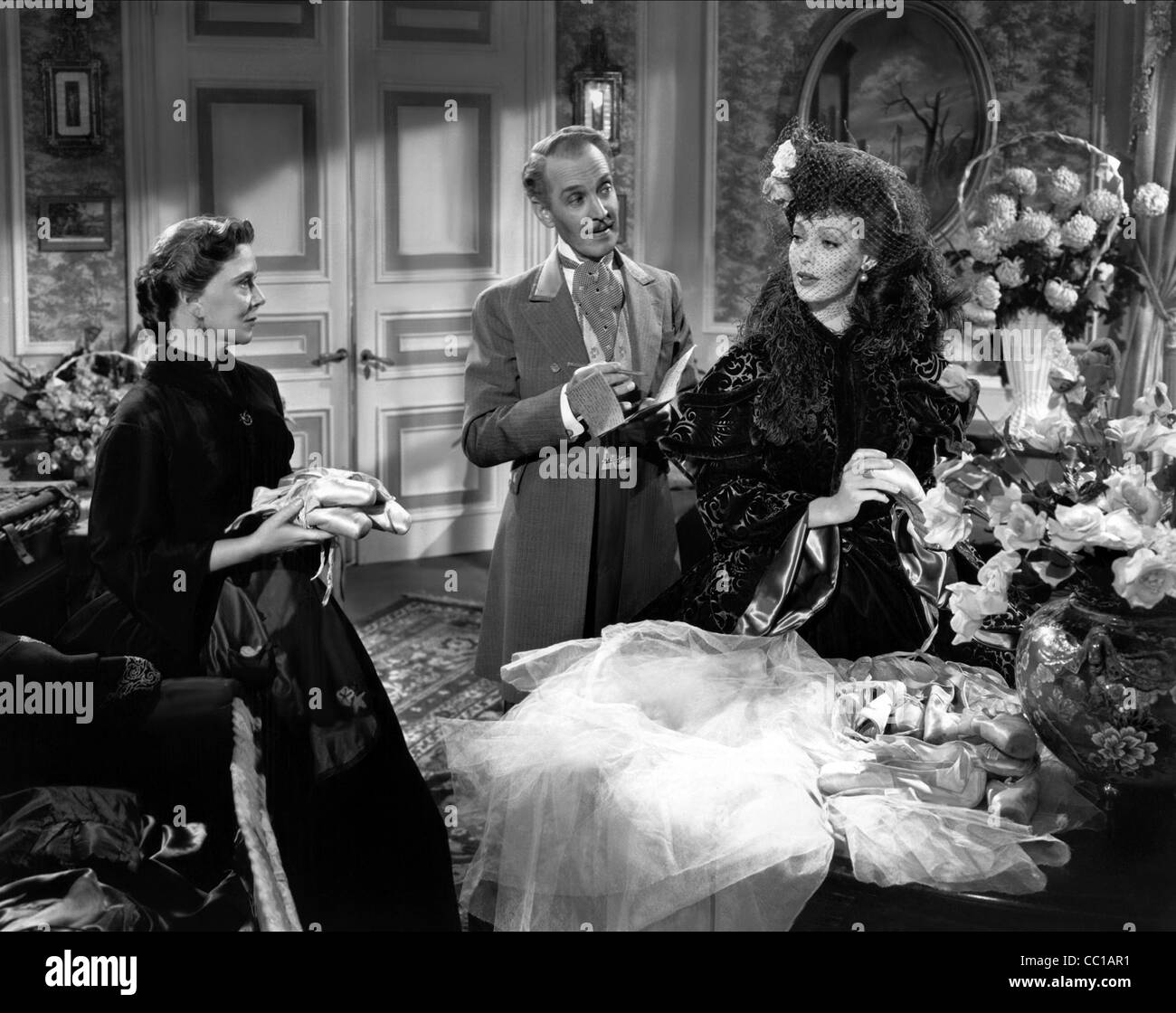 EUGENIE LEONTOVICH, Otto Kruger, LORETTA YOUNG, LES HOMMES DE SA VIE, 1941 Banque D'Images