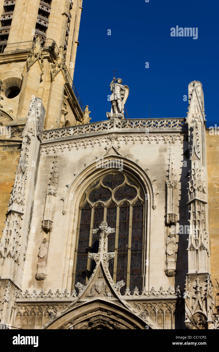 Détail de façade, la cathédrale d'Aix (Cathédrale Saint-Sauveur d'Aix), Aix-en-Provence, France Banque D'Images