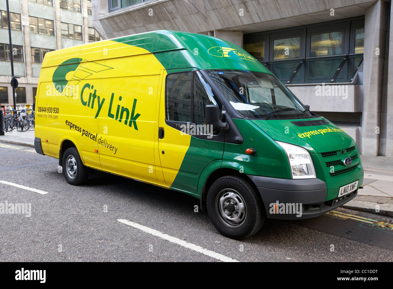 City Link service de livraison de colis express van véhicule London England uk united kingdom city link entra dans l'administration et s'est effondré en 2015 Banque D'Images