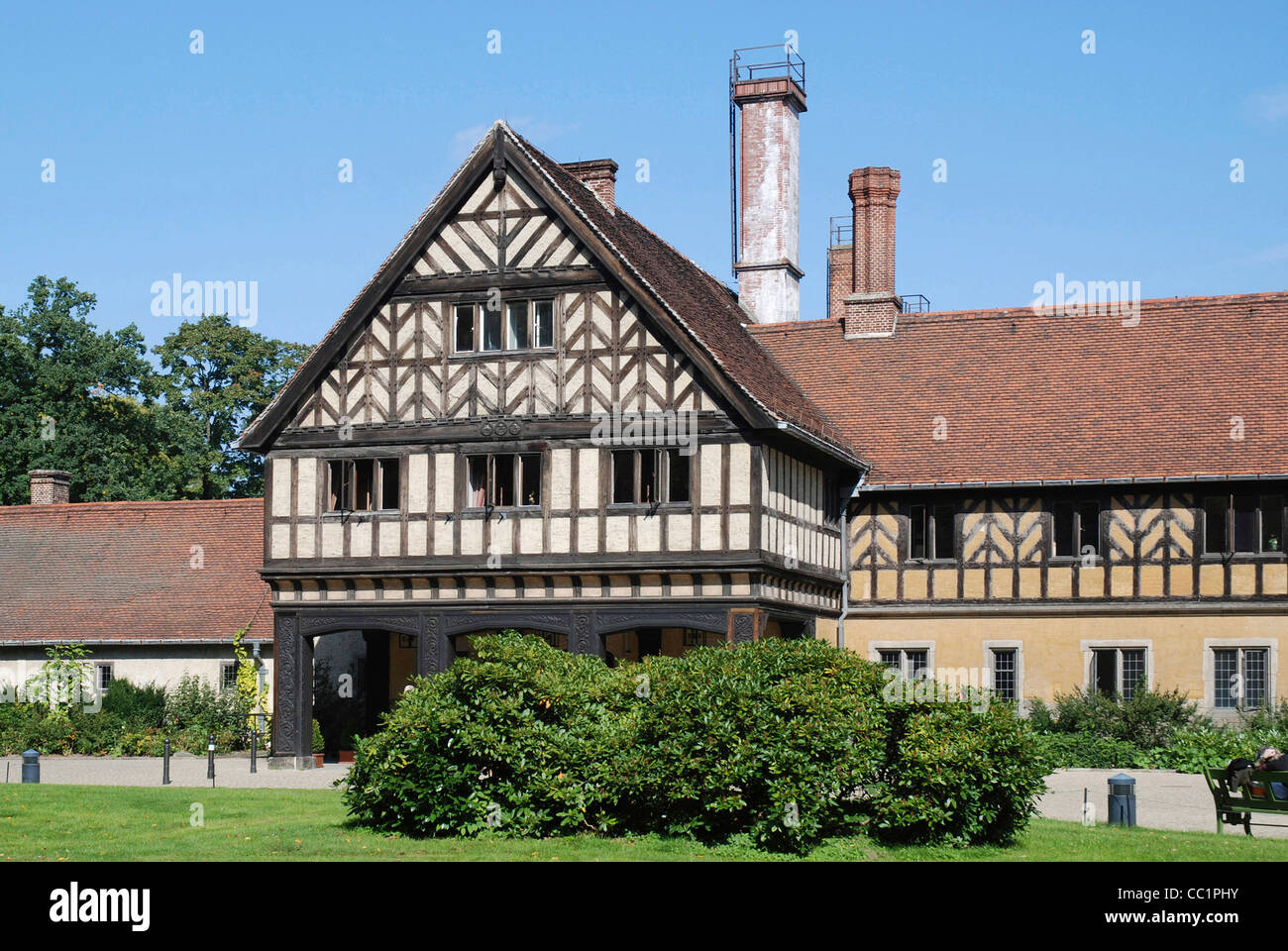 Le château de Cecilienhof à nouveau jardin de Potsdam. Banque D'Images