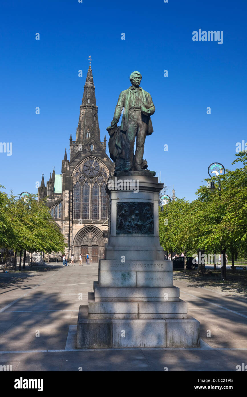 Statue de David Livingstone et la cathédrale de Glasgow Banque D'Images