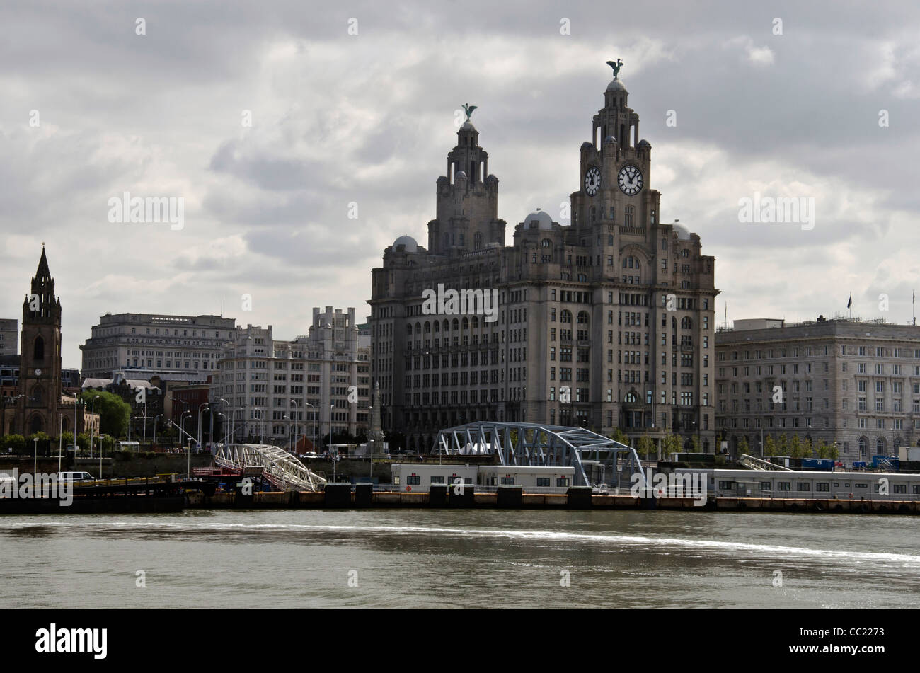 Liverpool waterfront du ferry "Cross de la Mersey, en Angleterre. Banque D'Images