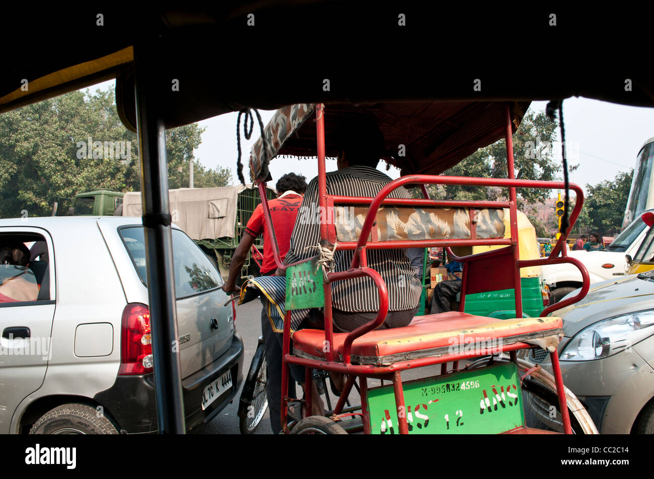 Le trafic important dans la région de Old Delhi, Inde Banque D'Images