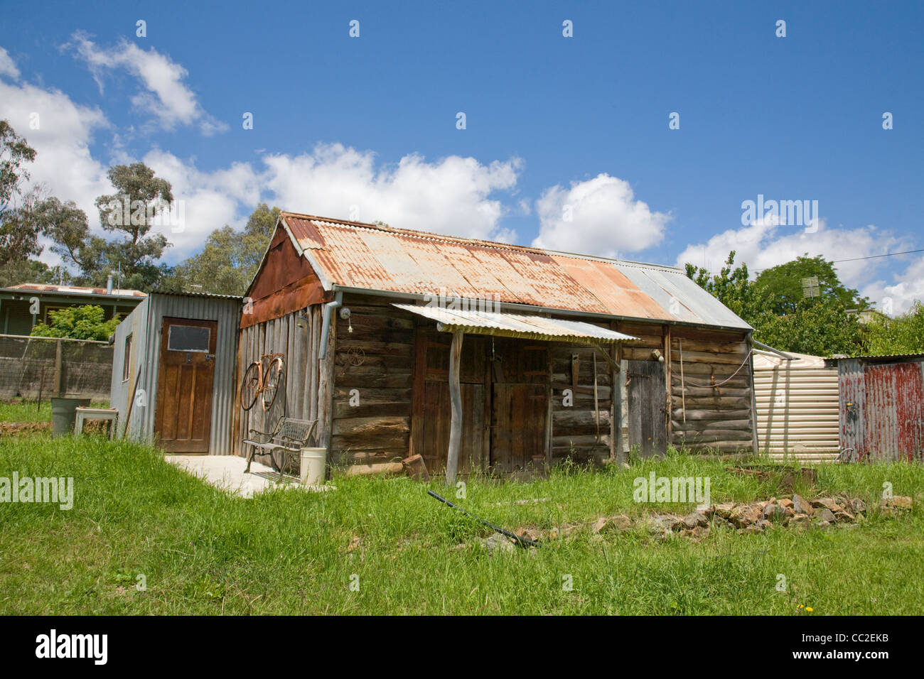 Ancien hangar en étain et en bois dans le village de sofala, autrefois une ville de boom aurifère australienne, nsw, Australie Banque D'Images