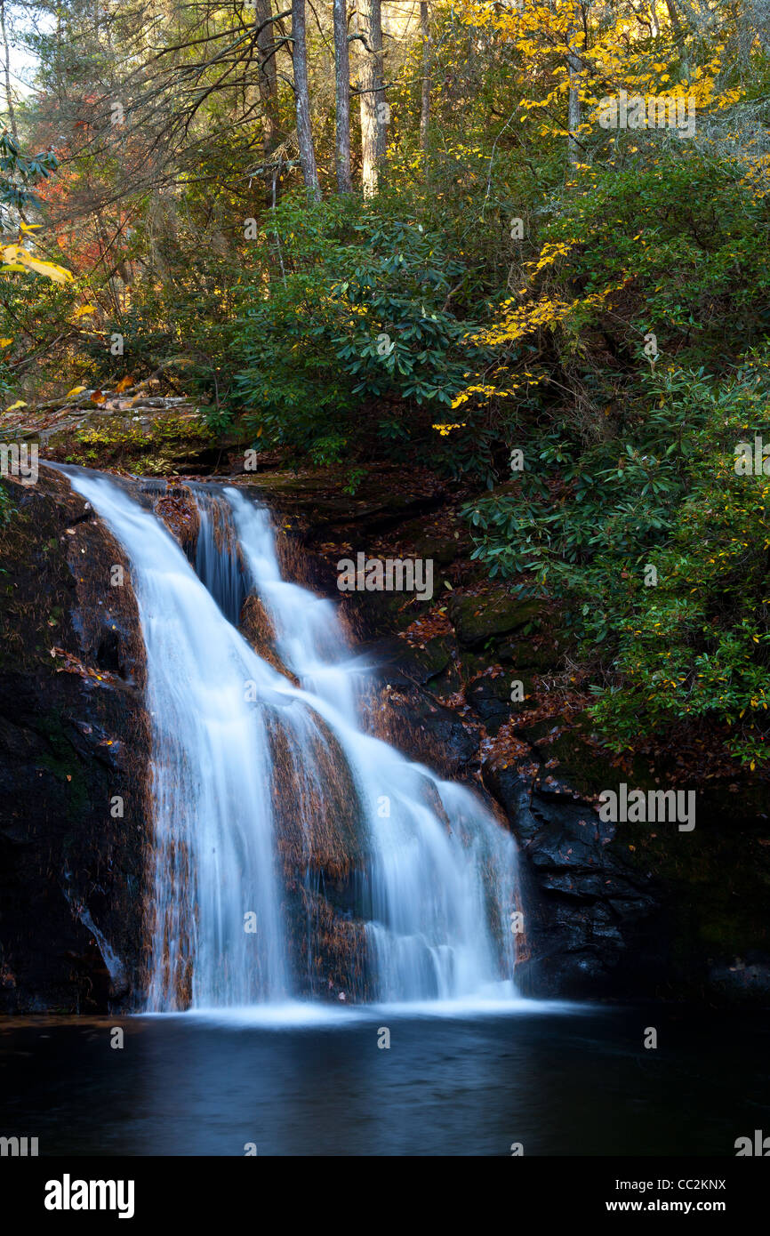 Trou Bleu falls dans le nord de la Géorgie. Banque D'Images