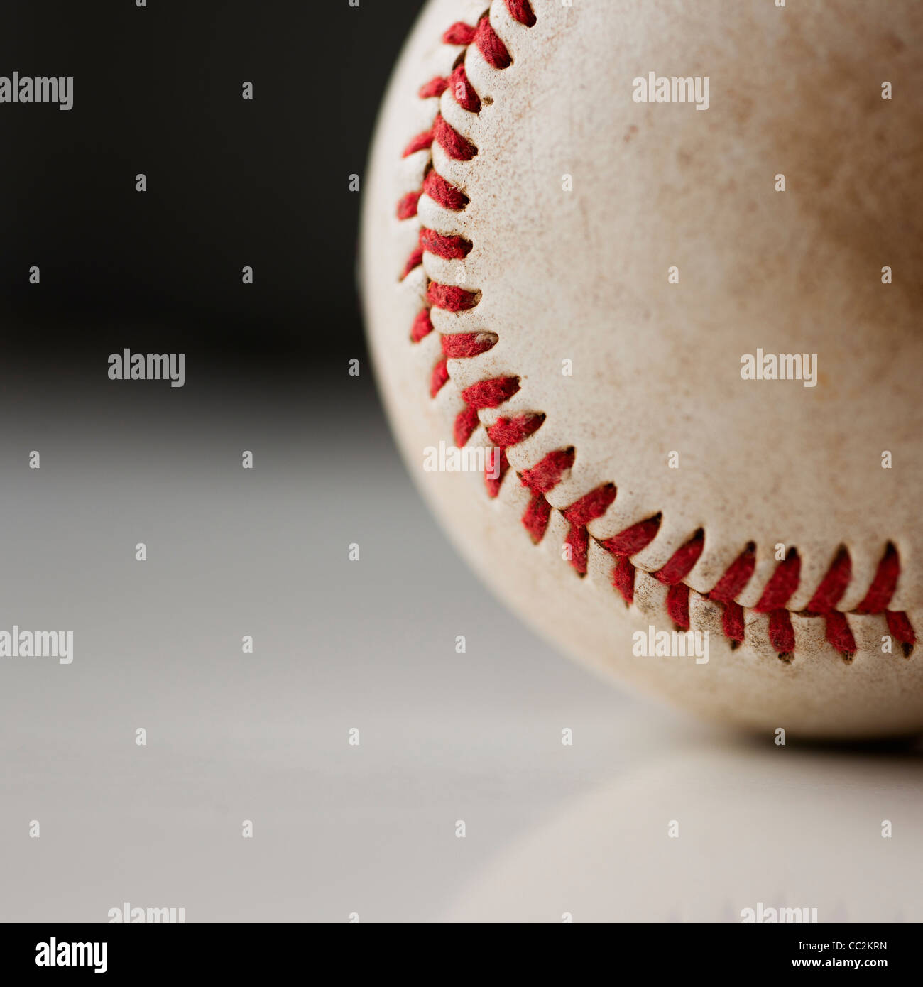 Close-up of baseball ball, studio shot Banque D'Images