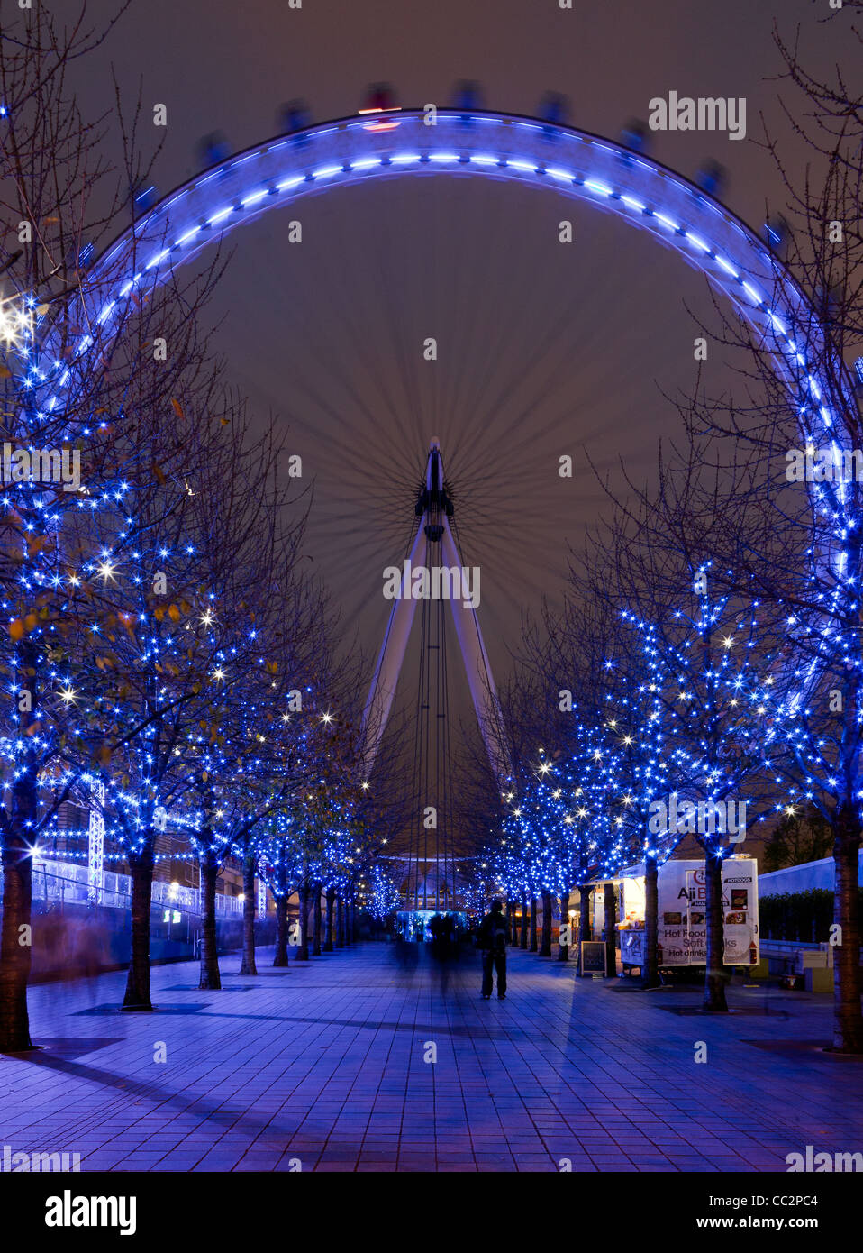 Le London Eye (grande roue du millénaire) la nuit, Tamise, Londres, Angleterre Banque D'Images