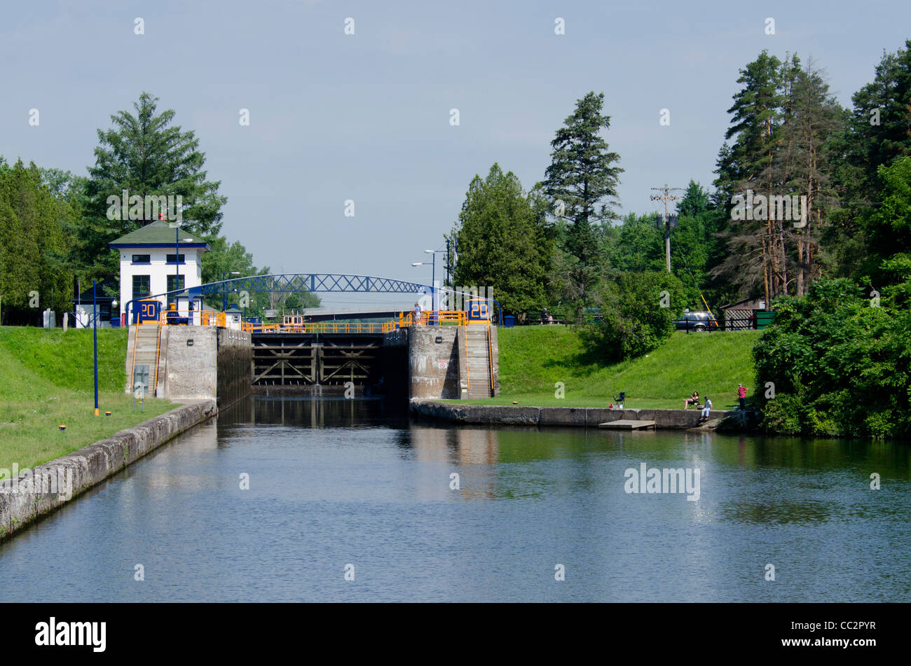 L'état de New York, erie canal sur la rivière Mohawk entre Little Falls & Sylvan Beach. canal à l'écluse 20 de la station à Marcy, New York. Banque D'Images