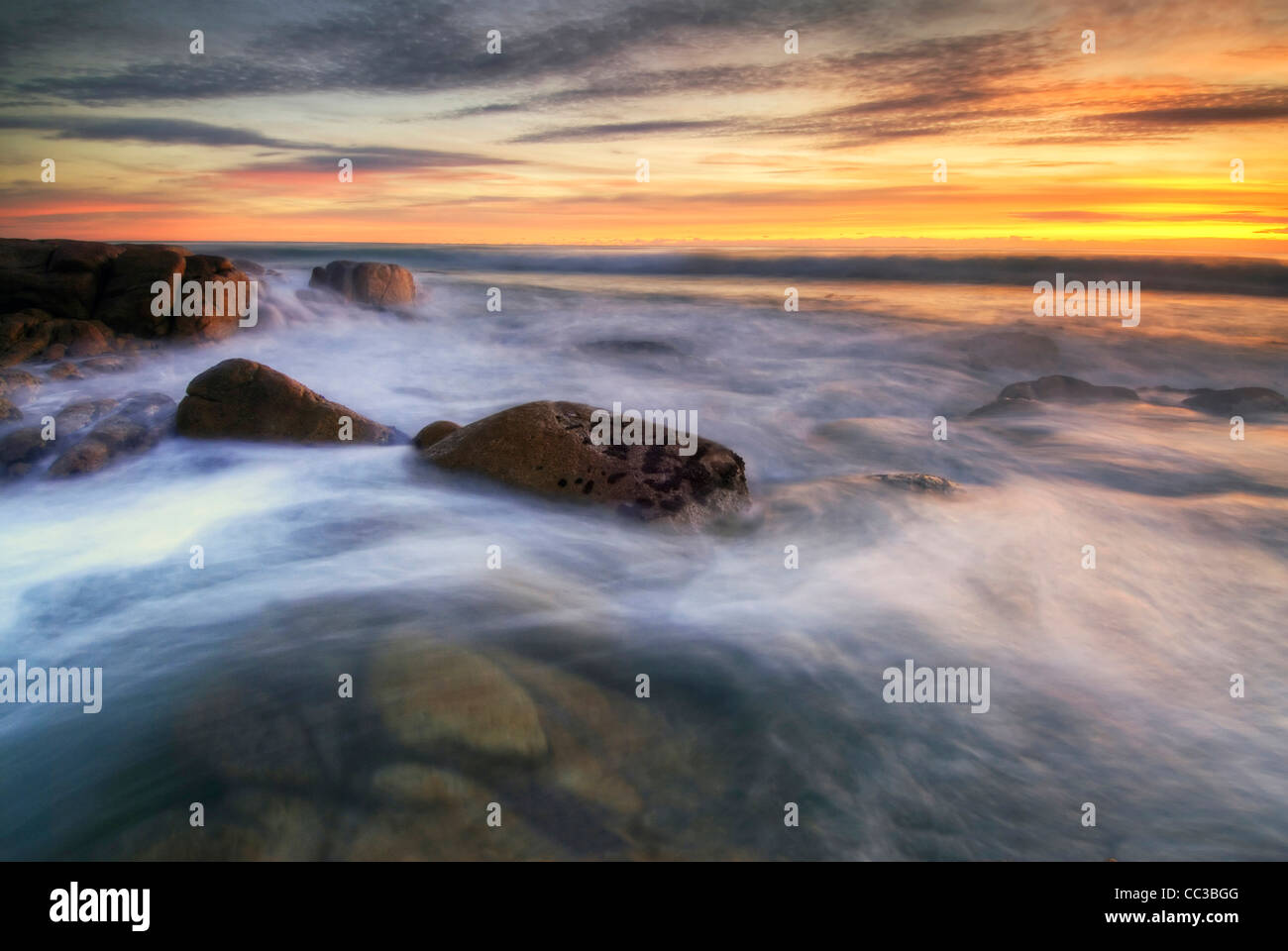 Les plages, parc national de Freycinet, Tasmanie, Australie. Le lever du soleil. Banque D'Images