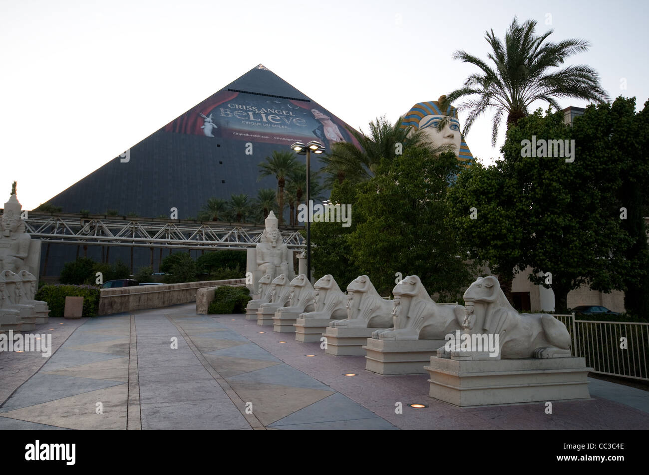 Vue extérieure de l'Hôtel Louxor, Las Vegas, Nevada Banque D'Images