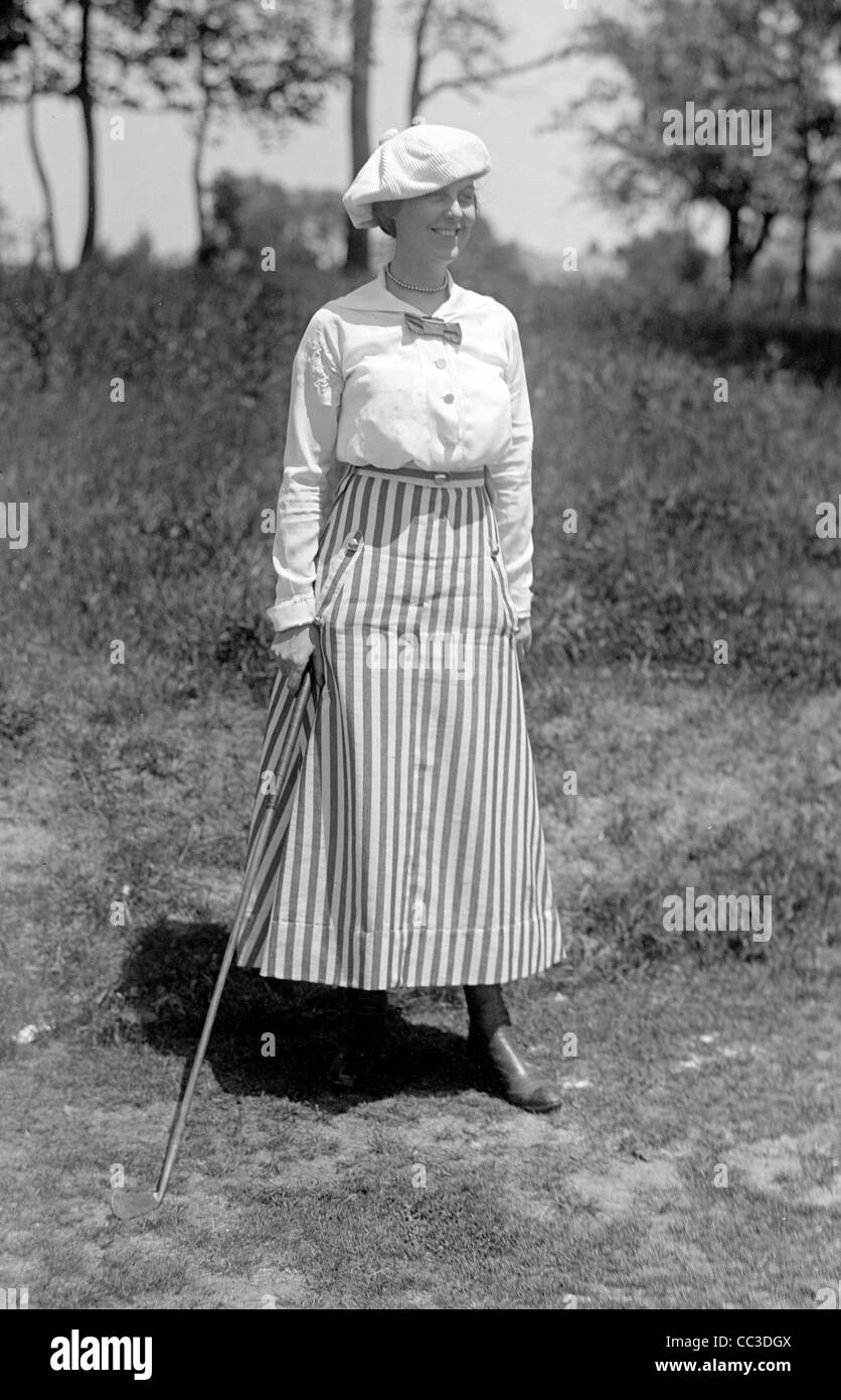 Mlle Edith Gordon, jouer au golf, 1916 Banque D'Images