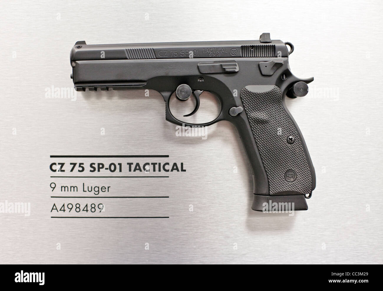 ,Pistolet CZ 75 SP-01, tactique d'exhibiton CZUB armes à leurs trous de gloire à Uhersky Brod. La production d'armes légères dans Banque D'Images