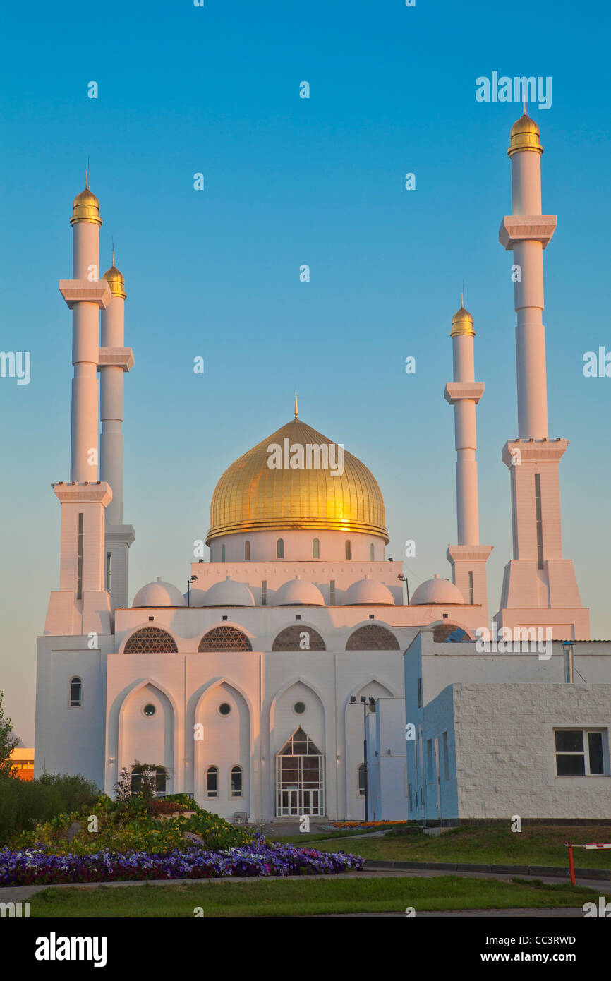 Le Kazakhstan, Astana, mosquée Nur Astana Banque D'Images