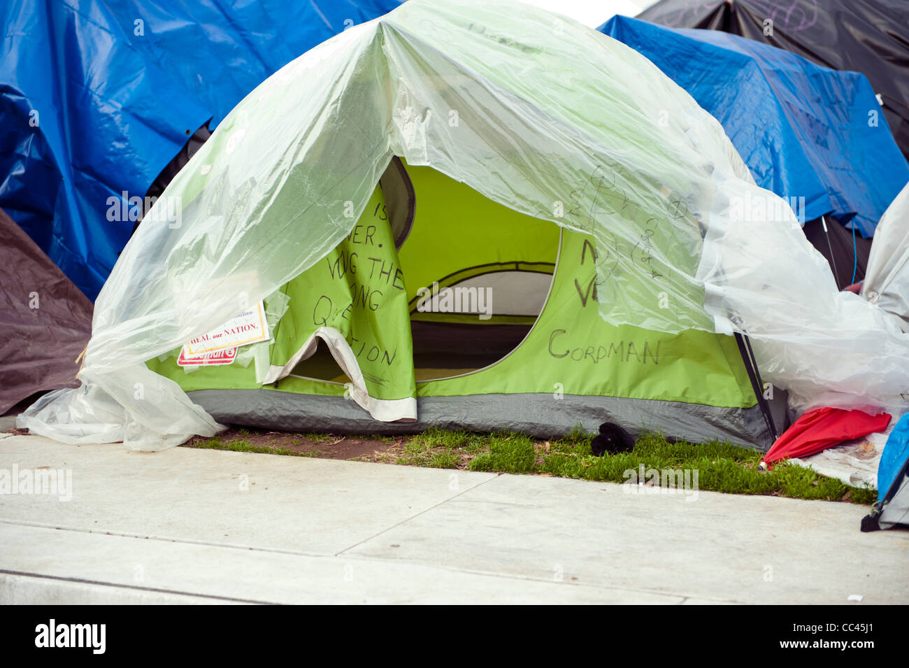 Les tentes de l'occuper de protestation de Washington DC sont essentiellement vides pendant la semaine et occupés pendant le week-end, Banque D'Images