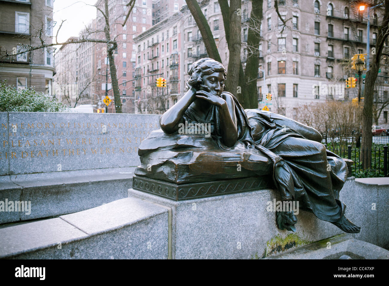 Le Straus Park et Memorial Fountain dans le quartier Upper West Side de New York Banque D'Images