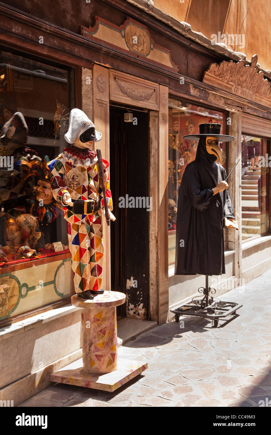 Shop/avec mannequins typique vêtus de masques, Venise, Italie Banque D'Images