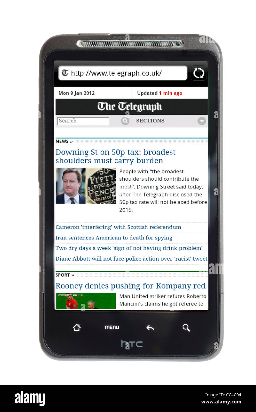 La navigation sur le Daily Telegraph Journal en ligne sur un smartphone HTC Banque D'Images