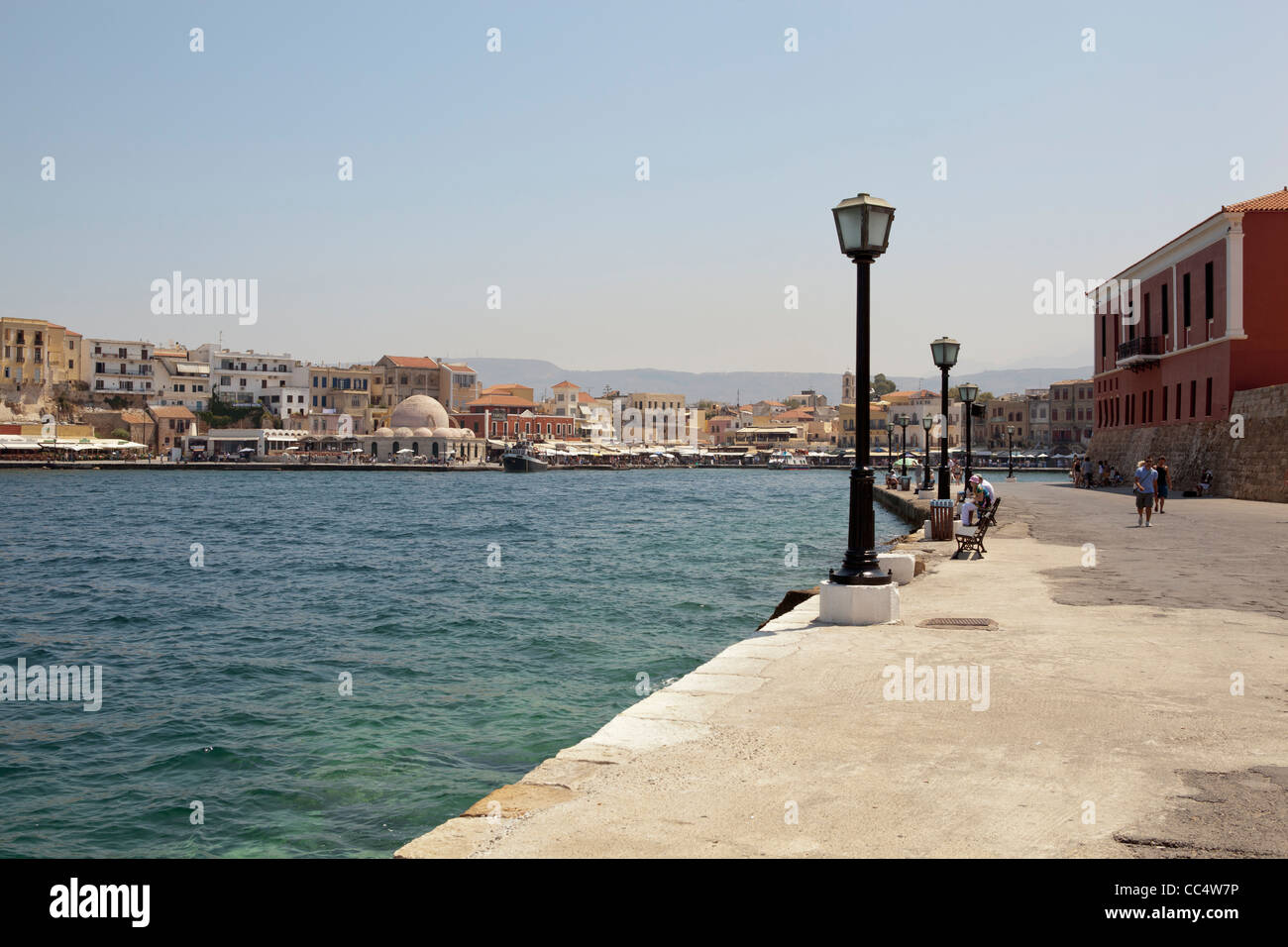 Vue sur le vieux port de Chania en Crète. Banque D'Images