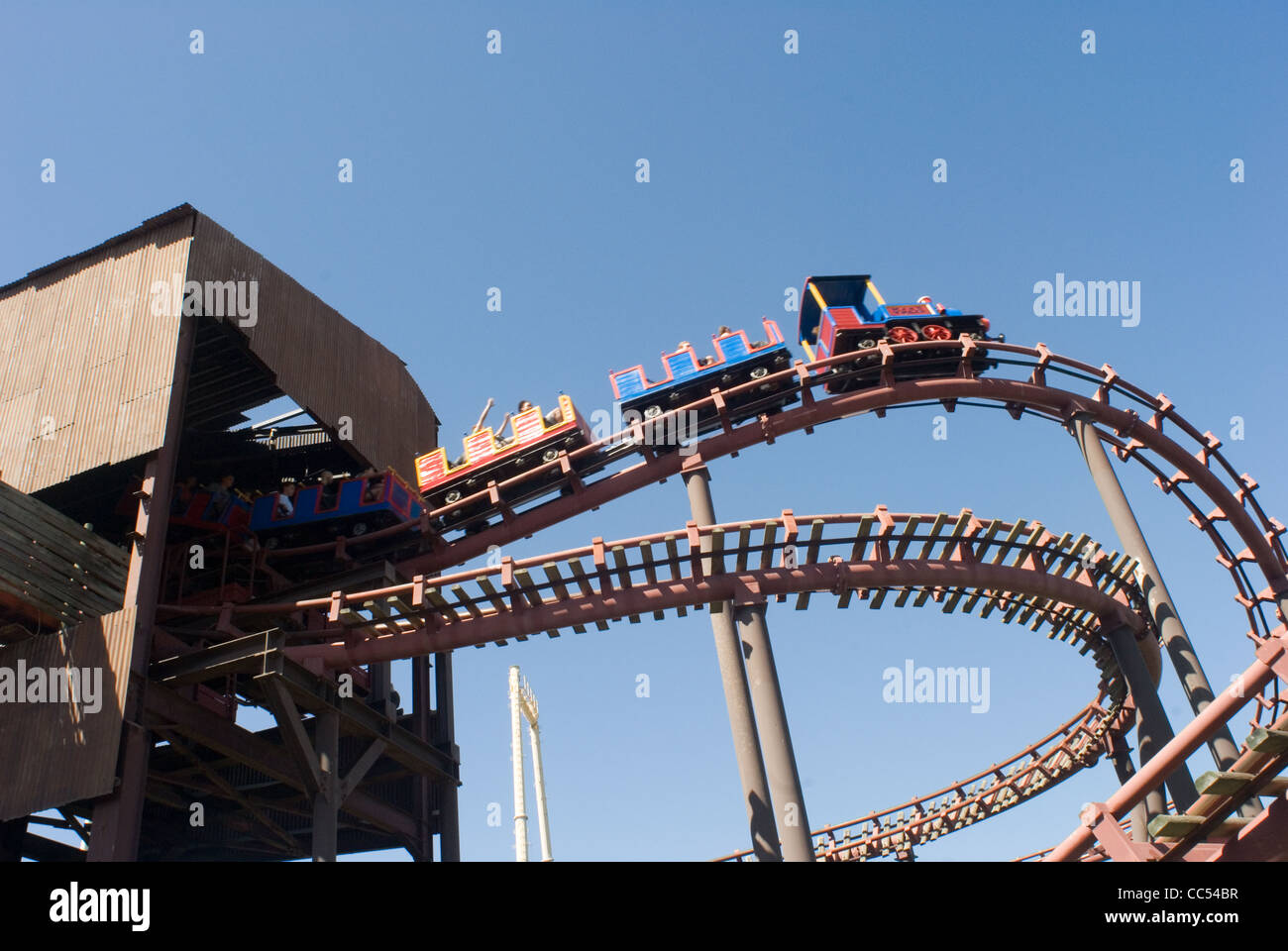 Rotonde Junction theme park roller coaster ride appelé diamond devil run . Banque D'Images