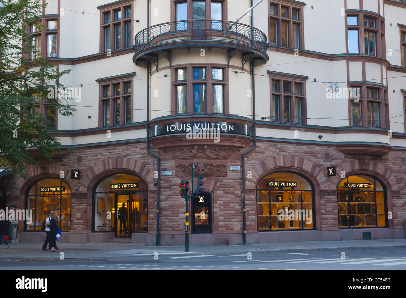 Louis Vuitton shop exterior place Stureplan Östermalm Stockholm Suède Europe centrale Banque D'Images