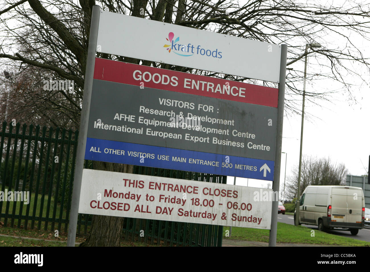 Kraft Foods entrée de leur usine de Banbury et r&d Banque D'Images