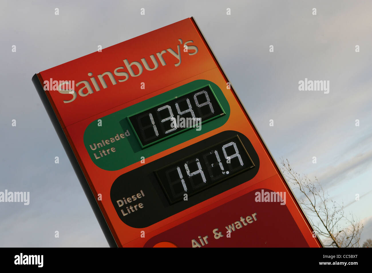 Sainsbury's prix essence jan 2012 didcot, uk Banque D'Images