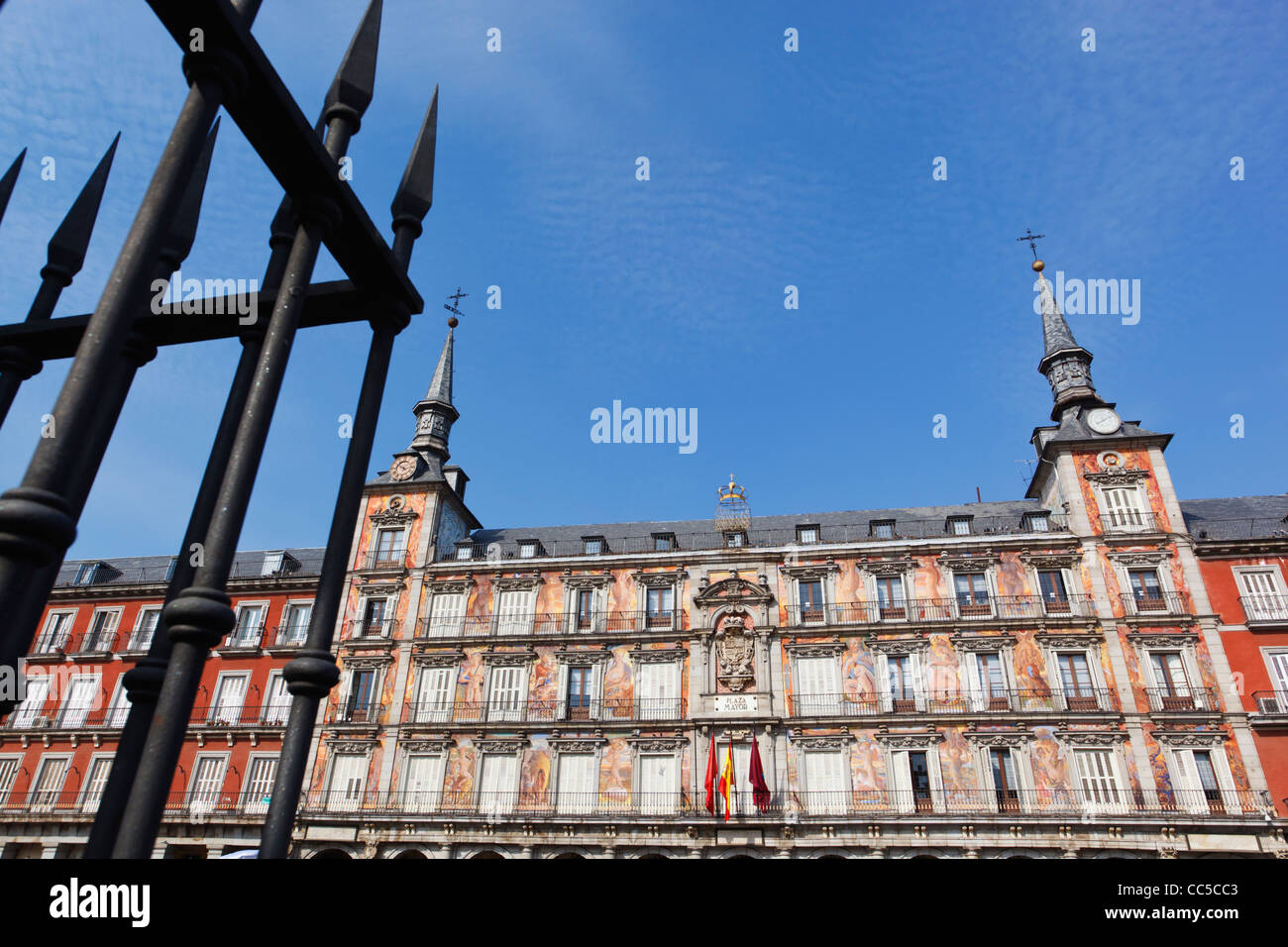 Madrid, Espagne. Plaza Mayor. Murales sur façade. Banque D'Images