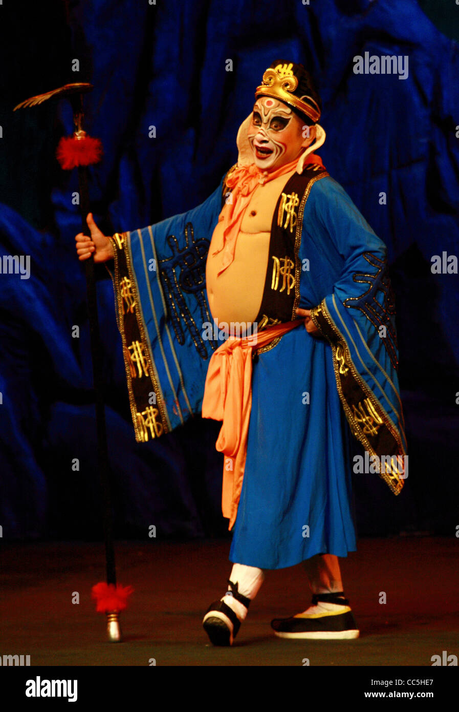 Acteur de l'opéra de Pékin l'exécution de Zhu Bajie, Beijing, Chine Banque D'Images