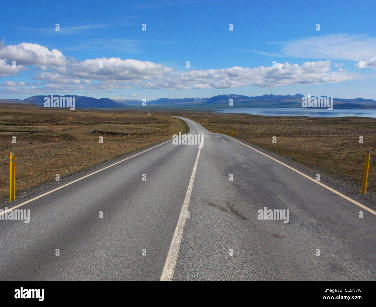 Route de Pingvellir. Le sud-ouest de l'Islande. Banque D'Images