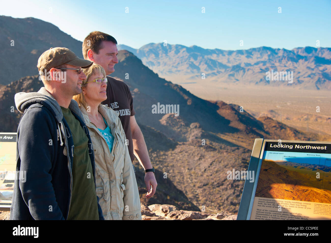 Les personnes à la recherche au Lake Mead, Nevada Banque D'Images