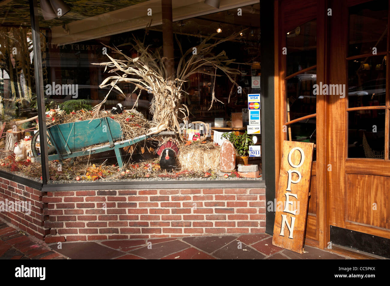 L'affichage de la fenêtre d'action de grâce, Plymouth, rue Main, MA Banque D'Images