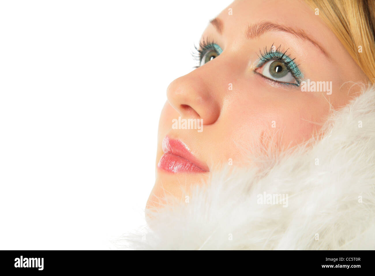 Close-up portrait de jeune fille blonde en costume de l'ange Banque D'Images