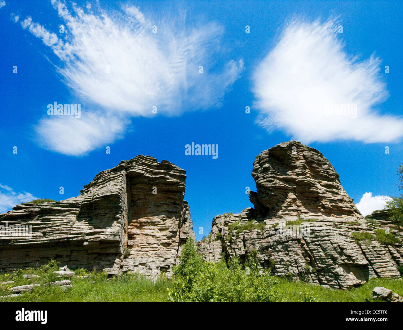 Formation rocheuse érodée, Arshihaty Hexigten de granit, forêts, Géoparc mondial, Chifeng en Mongolie intérieure, Chine Banque D'Images