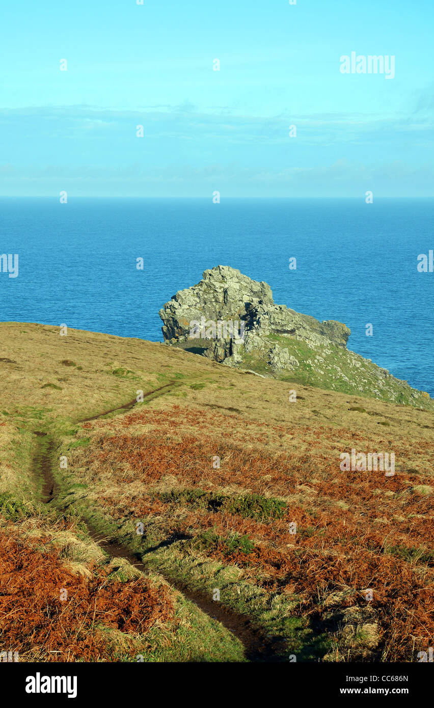 La côte sud-ouest sentier menant à gurnards tête dans west penwith, Cornwall, uk Banque D'Images