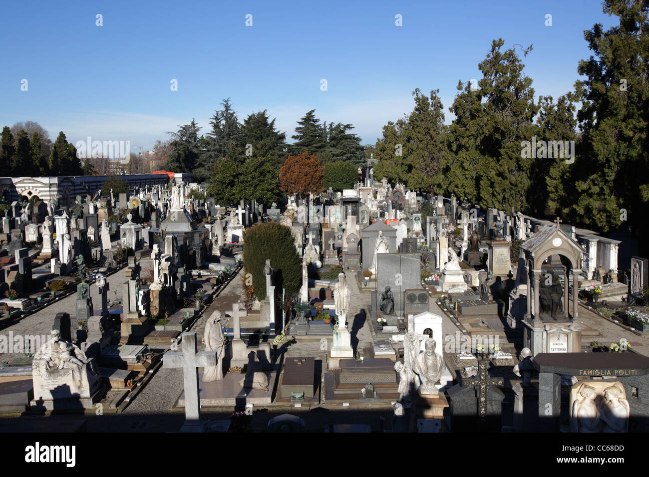 Tombes au Cimetière Monumental, Milan, Italie Banque D'Images