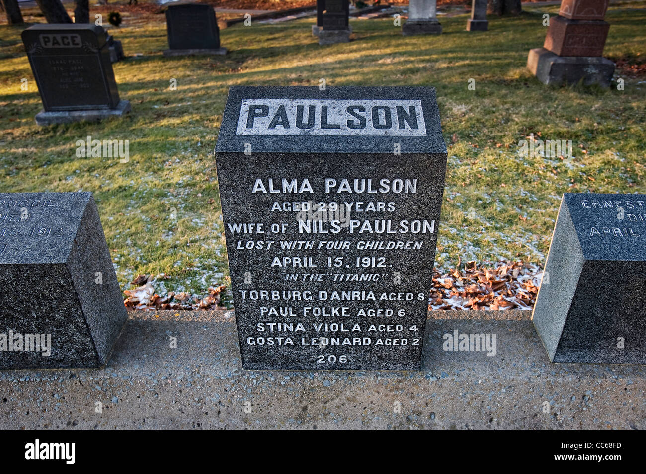 De nombreuses victimes de la catastrophe du titanic ont été enterrés au cimetière de Fairview Lawn à Halifax, en Nouvelle-Écosse. Banque D'Images