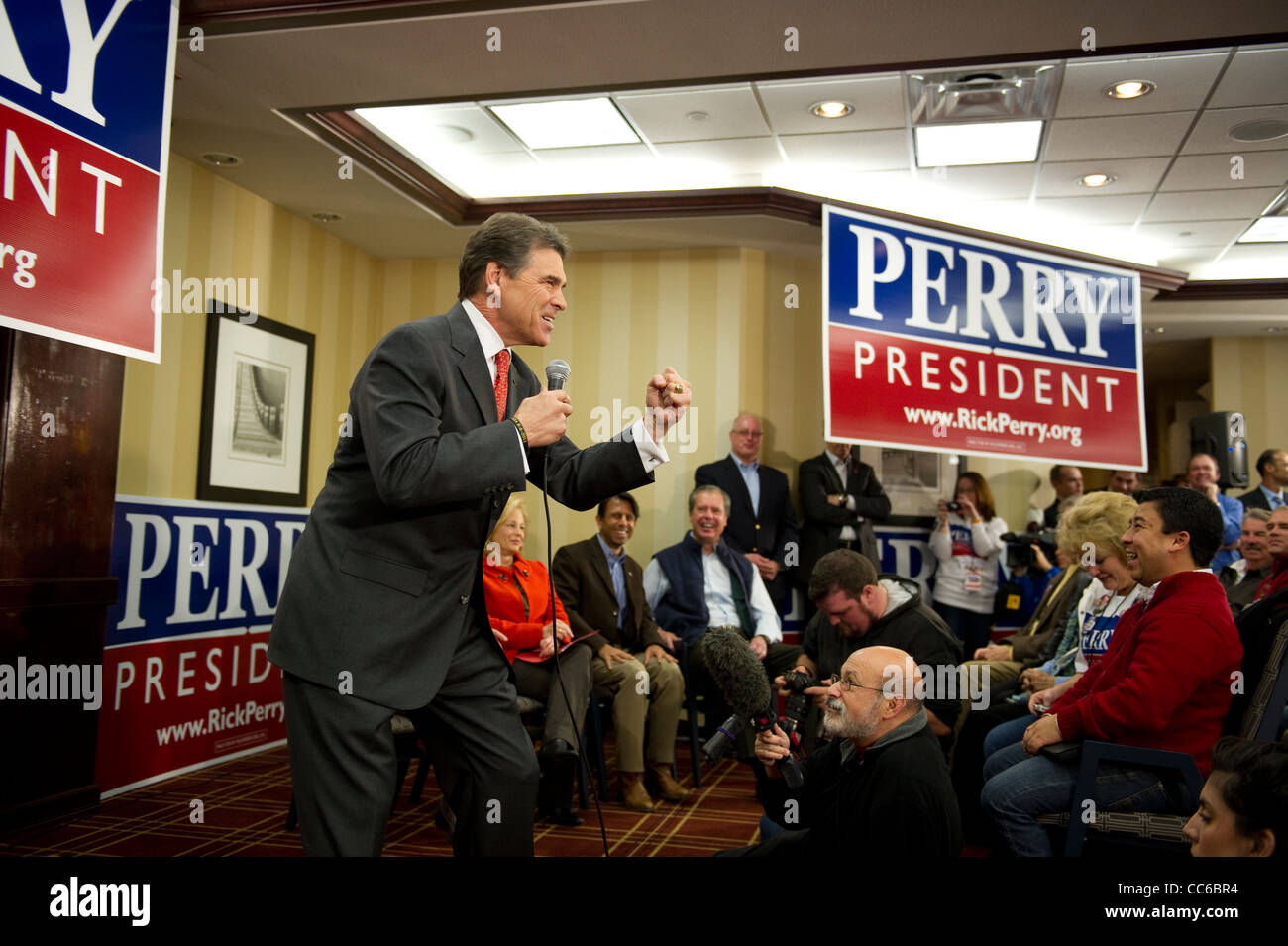 Candidat présidentiel républicain Rick Perry fait un discours passionné devant son Texas strike force bénévoles Iowa caucus Banque D'Images