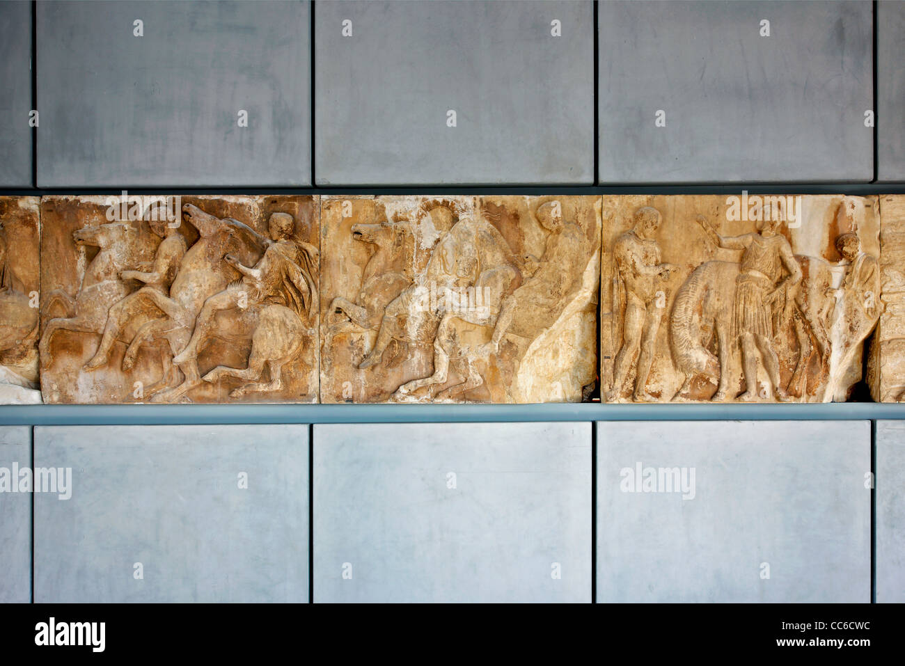 'Détail' à partir de la frise du Parthénon, du Parthénon galerie sur le 3e étage du musée de l'Acropole, Athènes, Grèce. Banque D'Images
