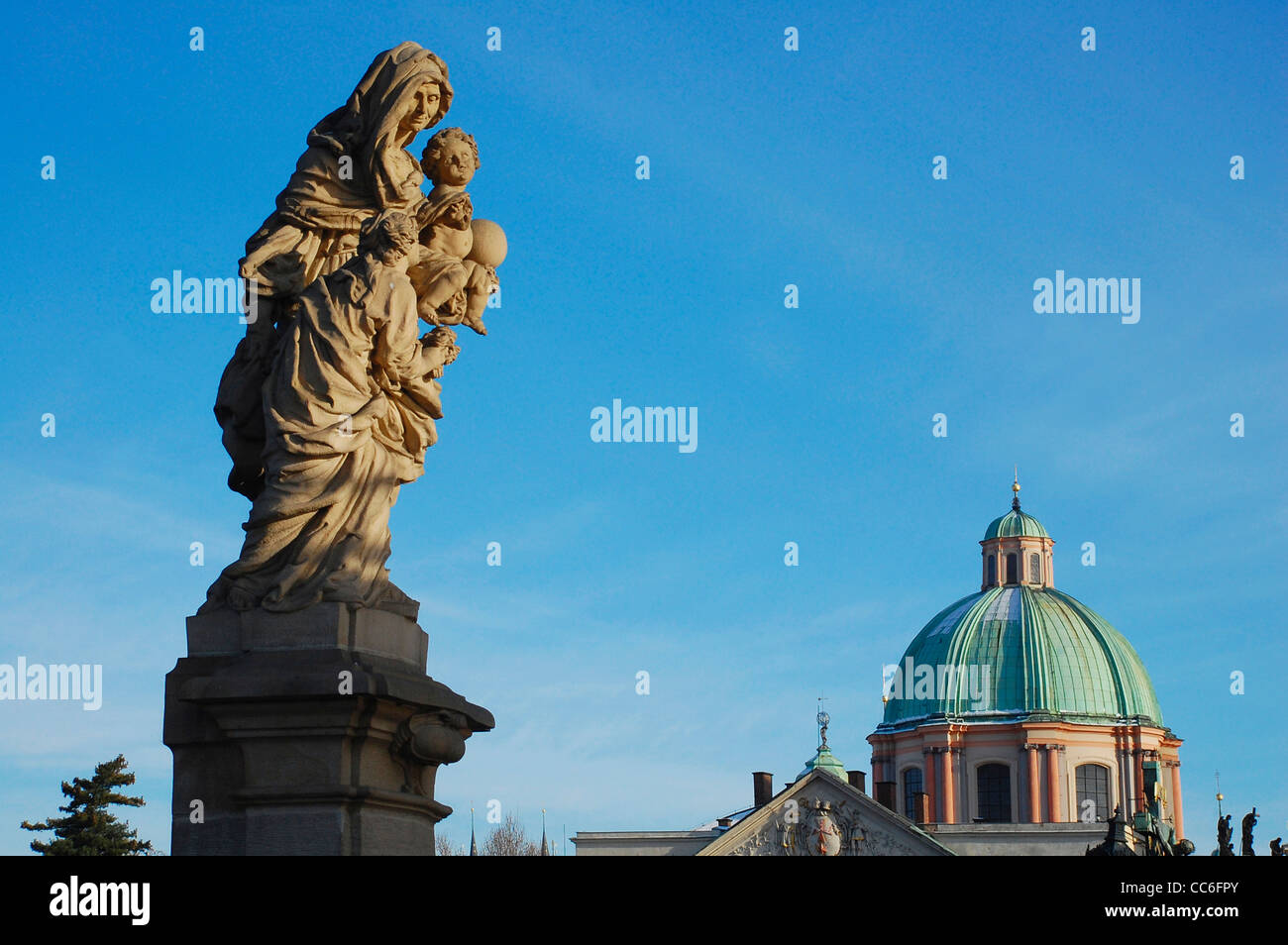 Statue de Saint Anne sur le Pont Charles, Prague, République Tchèque Banque D'Images