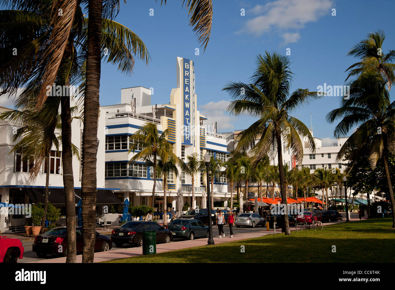 Hôtel Art Déco de brise-lames à la célèbre Ocean Drive à South Beach, Miami Beach, Florida, USA Banque D'Images