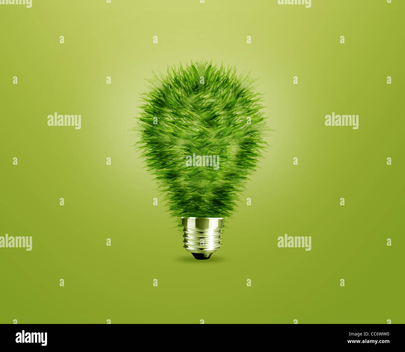 Concept de l'écologie, de l'ampoule du feu vert comme un arbre. Banque D'Images